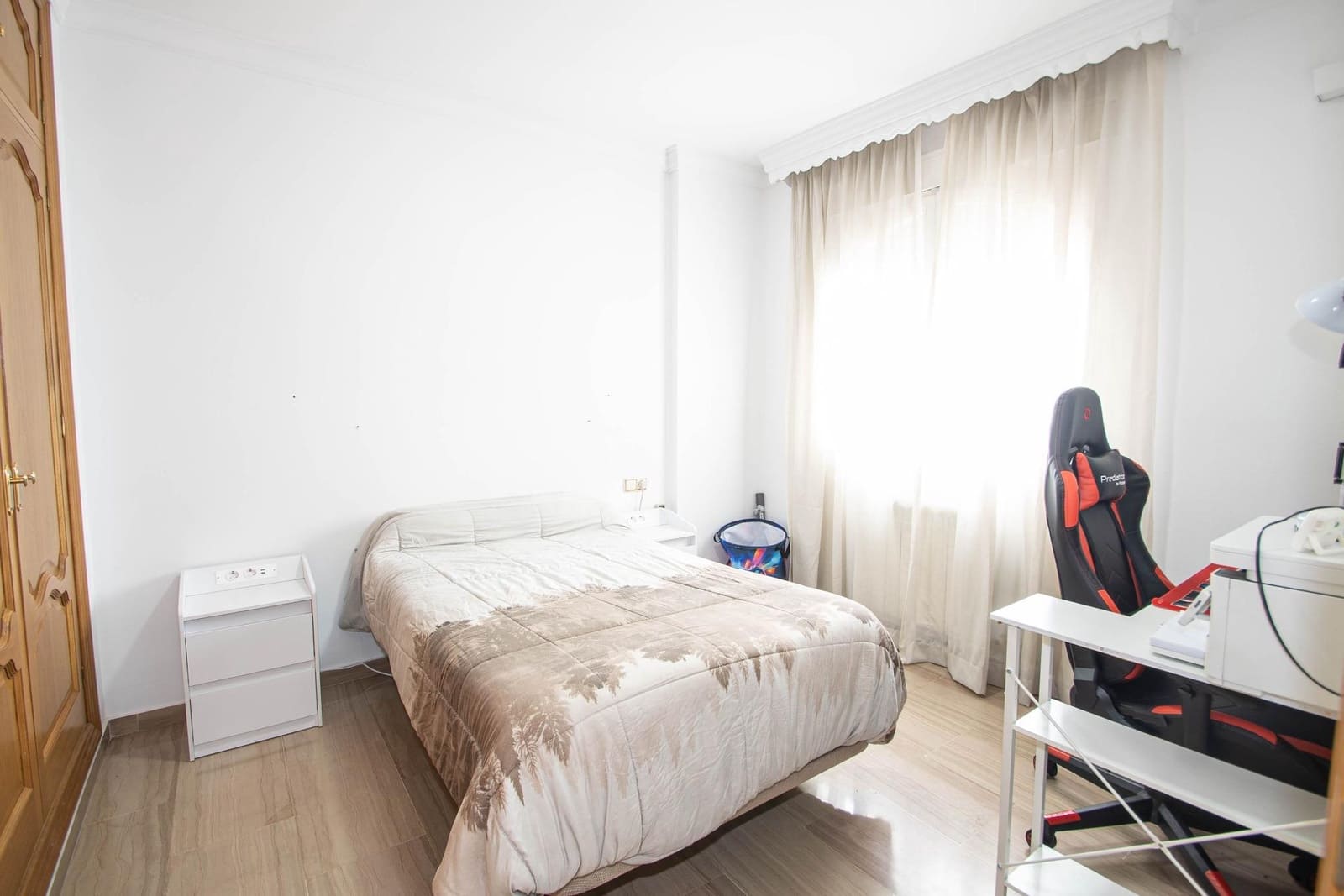 4 bedroom Villa for sale in Peligros with garage - € 299,999 (Ref: 9723793)