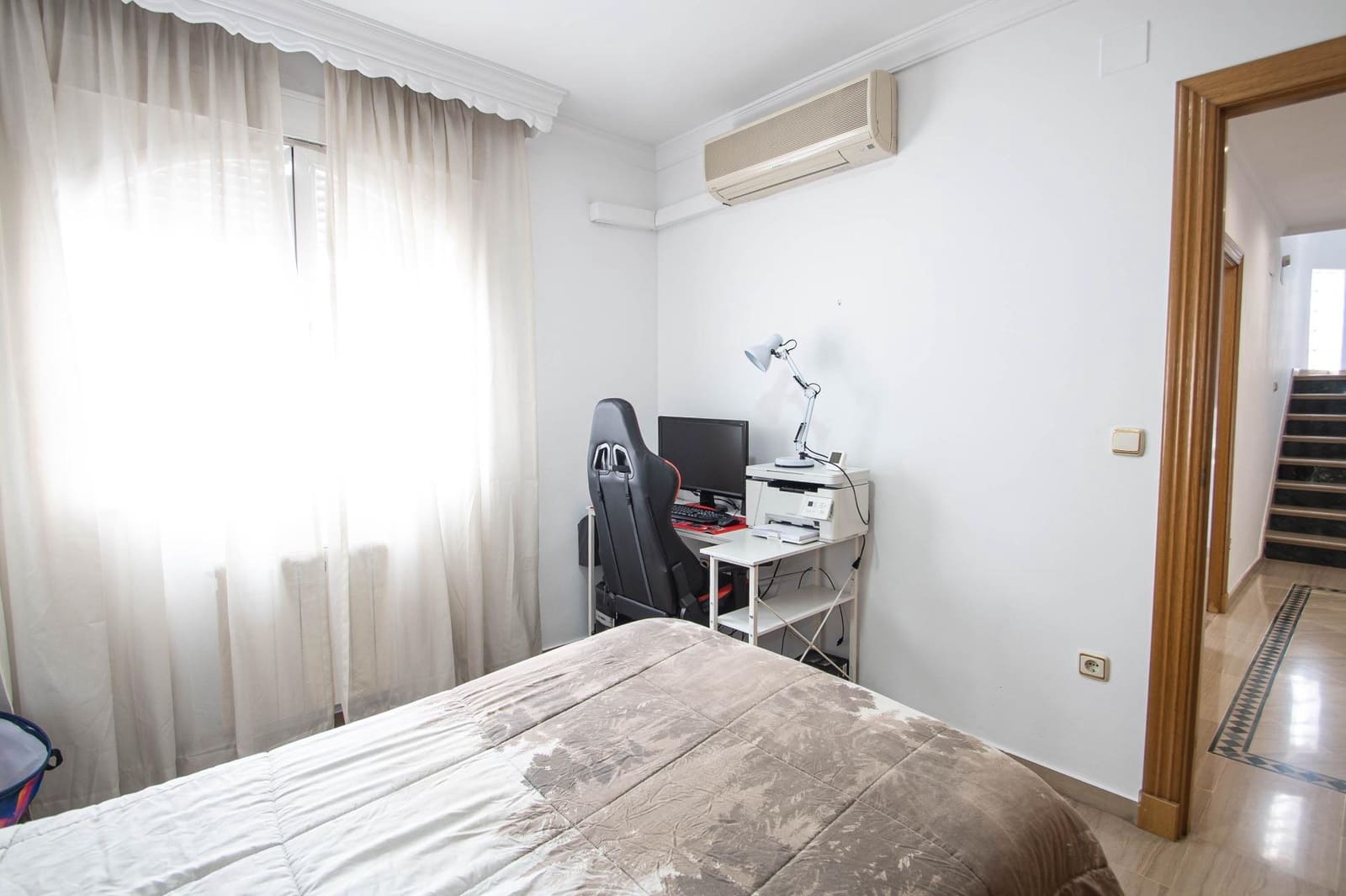 4 bedroom Villa for sale in Peligros with garage - € 299,999 (Ref: 9723793)