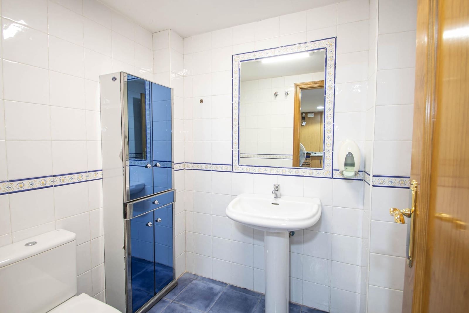 4 bedroom Villa for sale in Peligros with garage - € 299,999 (Ref: 9723793)