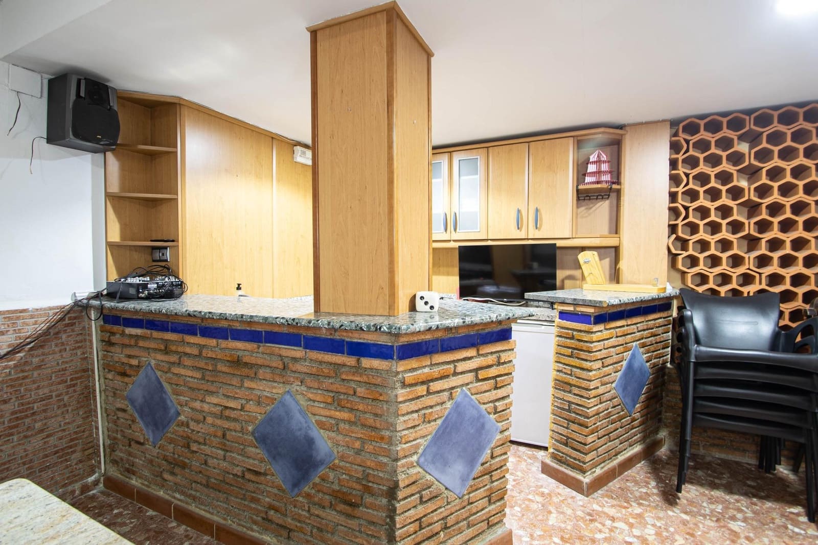 4 bedroom Villa for sale in Peligros with garage - € 299,999 (Ref: 9723793)