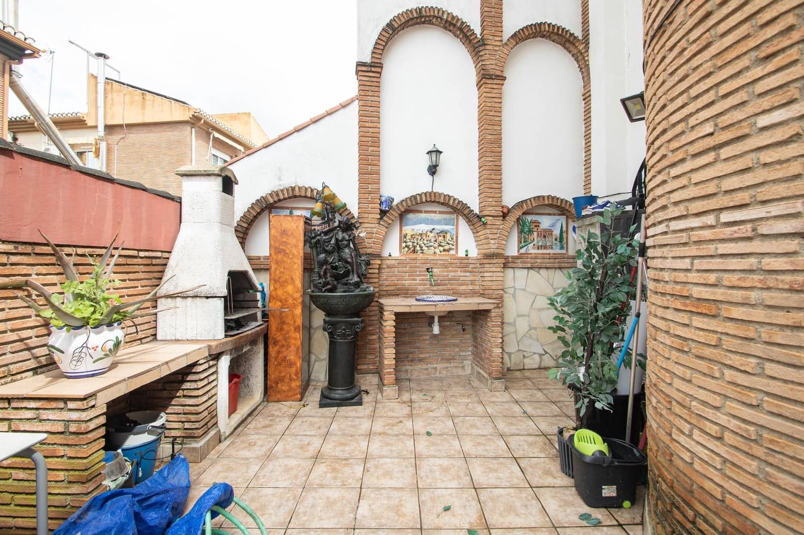 4 bedroom Villa for sale in Peligros with garage - € 299,999 (Ref: 9723793)