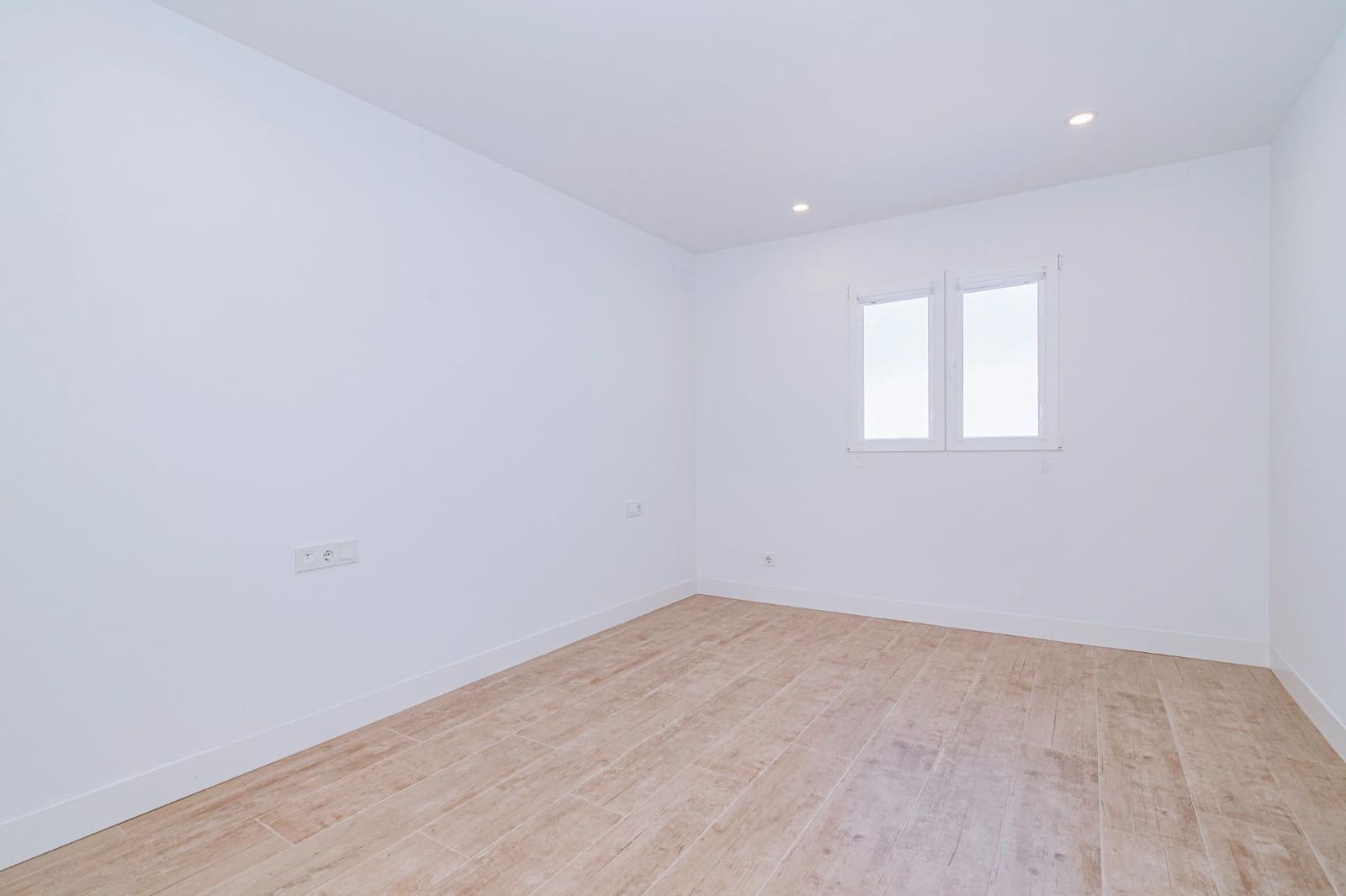 3 bedroom Villa for sale in Cajar with pool garage - € 399,000 (Ref: 9723794)