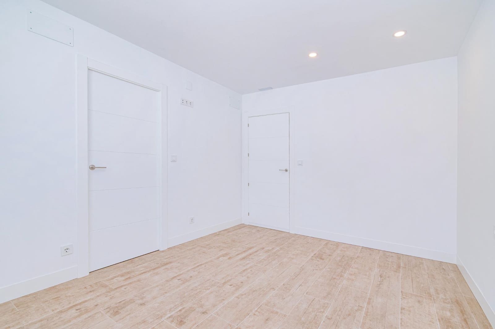 3 bedroom Villa for sale in Cajar with pool garage - € 399,000 (Ref: 9723794)