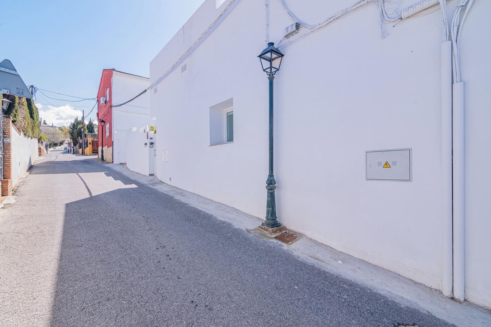 3 bedroom Villa for sale in Cajar with pool garage - € 399,000 (Ref: 9723794)