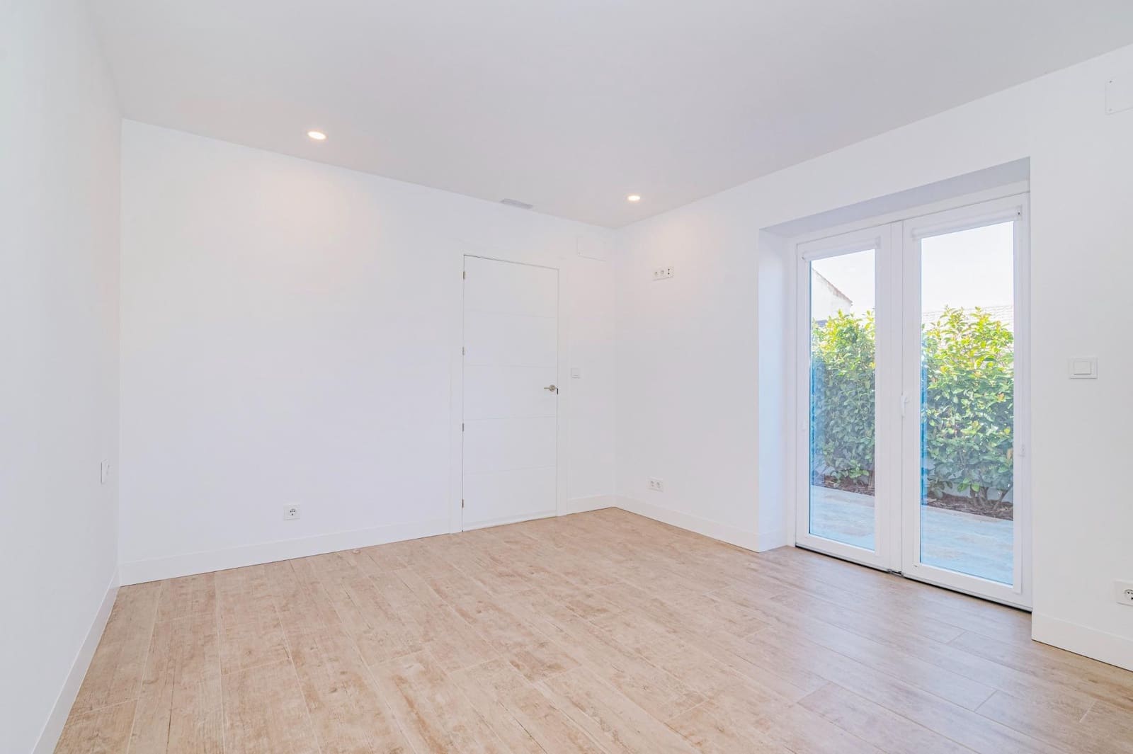 3 bedroom Villa for sale in Cajar with pool garage - € 399,000 (Ref: 9723794)