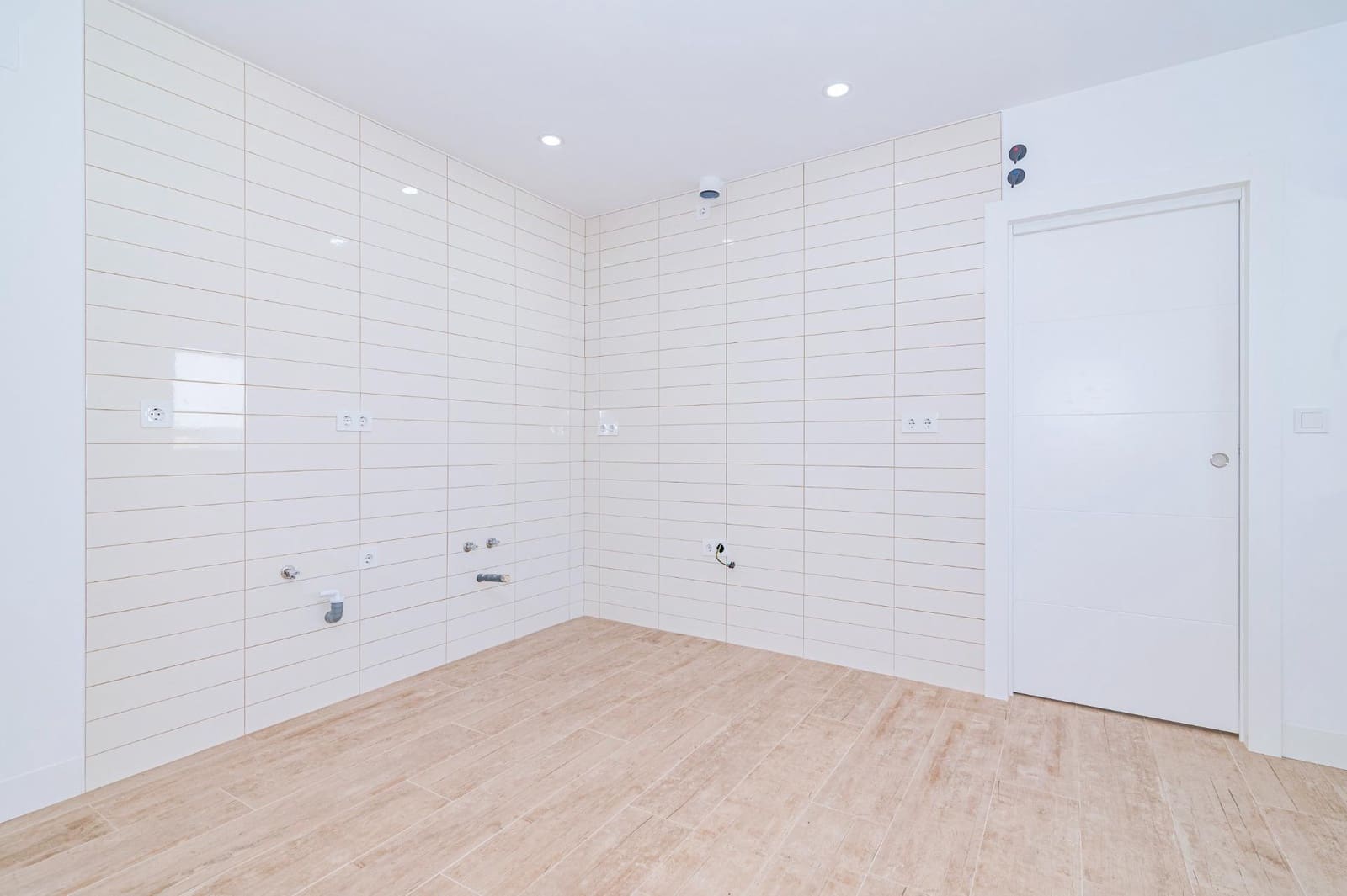 3 bedroom Villa for sale in Cajar with pool garage - € 399,000 (Ref: 9723794)