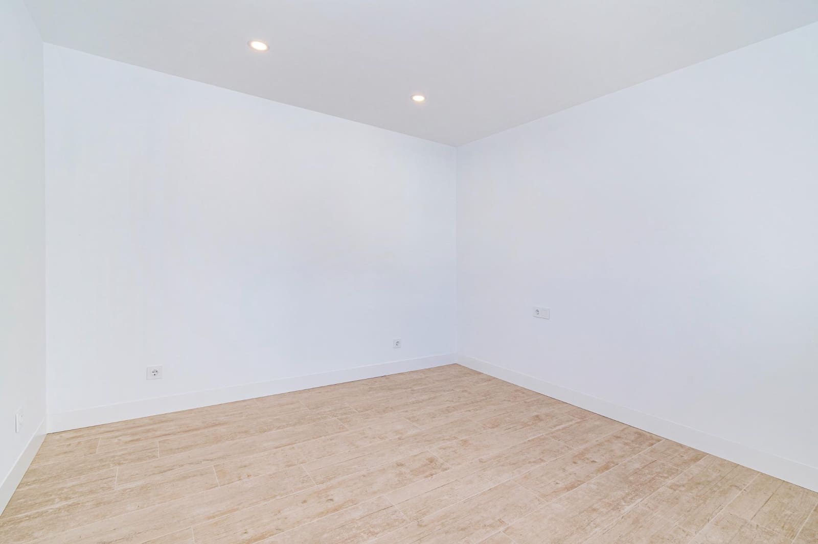 3 bedroom Villa for sale in Cajar with pool garage - € 399,000 (Ref: 9723794)