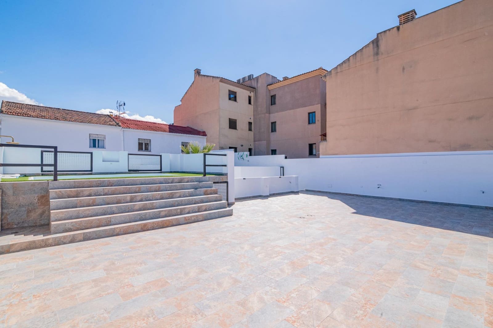 3 bedroom Villa for sale in Cajar with pool garage - € 399,000 (Ref: 9723794)