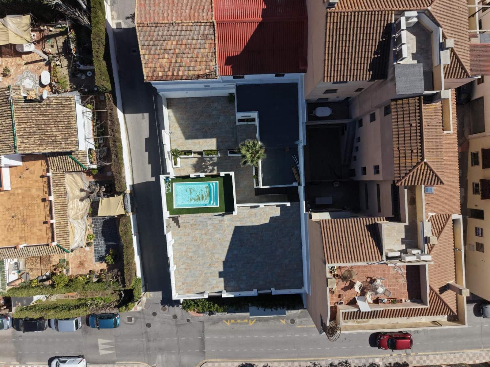 3 bedroom Villa for sale in Cajar with pool garage - € 399,000 (Ref: 9723794)