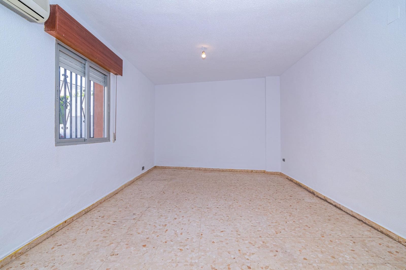 4 bedroom Townhouse for sale in Alhendin - € 149,000 (Ref: 9723795)