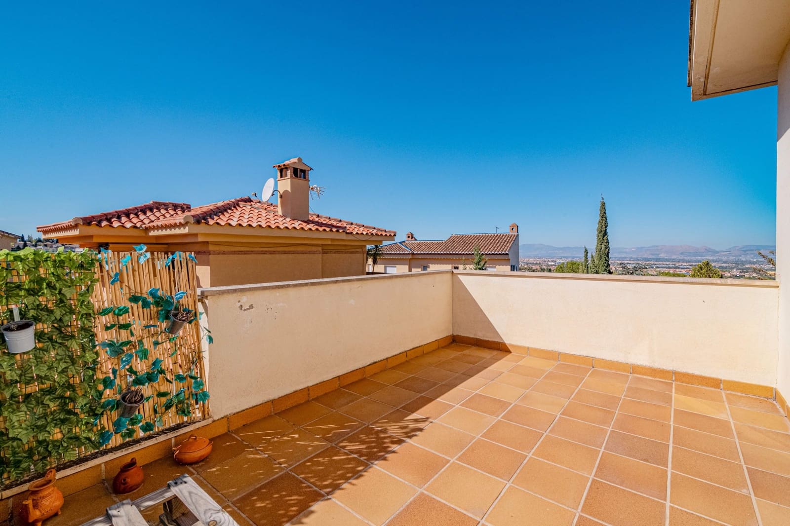 7 bedroom Villa for sale in La Zubia - € 450,000 (Ref: 9723799)