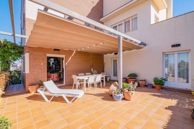 7 quarto Moradia para venda em La Zubia - 440 000 € (Ref: 9723799)