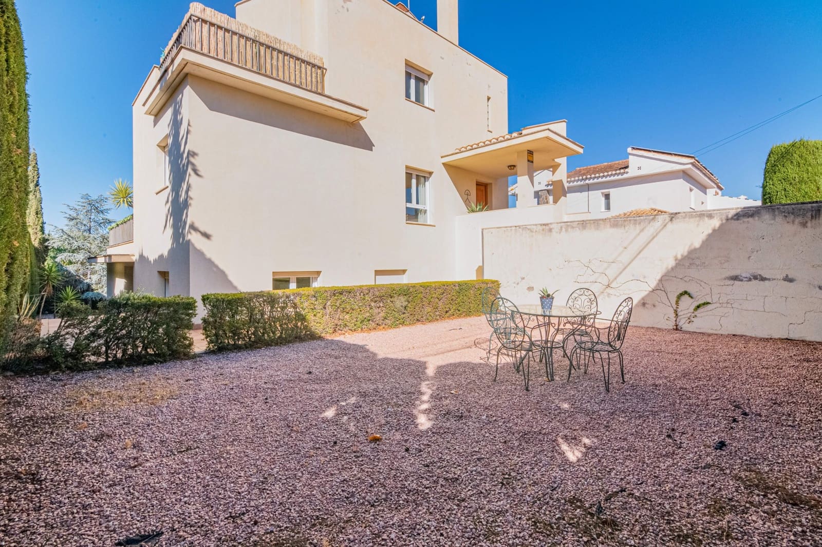 7 bedroom Villa for sale in La Zubia - € 450,000 (Ref: 9723799)