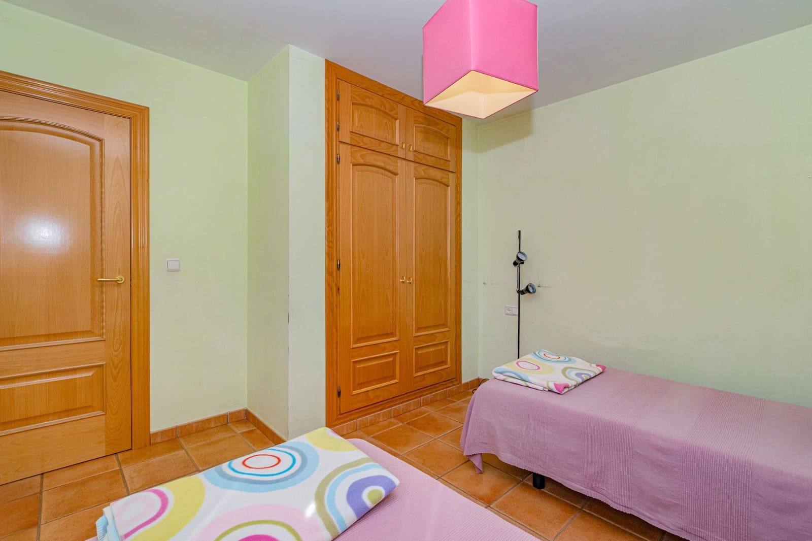 7 bedroom Villa for sale in La Zubia - € 450,000 (Ref: 9723799)