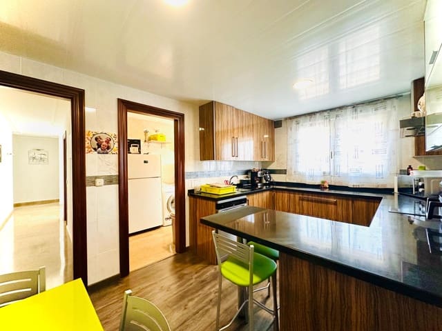 4 soveværelse Villa til salg i Santa Fe med swimmingpool - € 379.900 (Ref: 9723800)