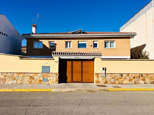 4 soveværelse Villa til salg i Santa Fe med swimmingpool - € 379.900 (Ref: 9723800)