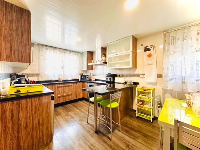 4 sypialnia Willa na sprzedaż w Santa Fe z basenem - 349 900 € (Ref: 9723800)