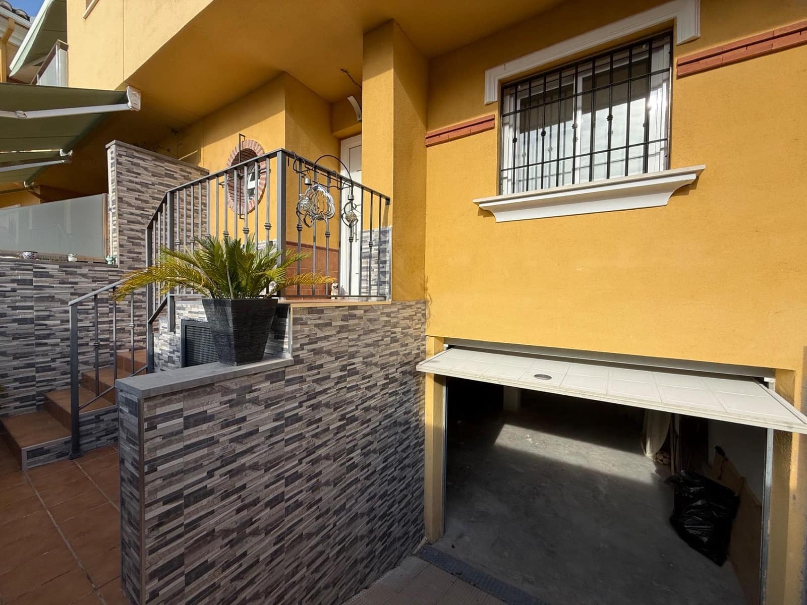 3 bedroom Terraced Villa for sale in Gojar with garage - € 229,900 (Ref: 9723803)