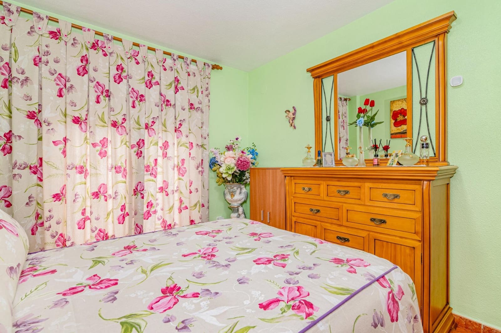 3 bedroom Terraced Villa for sale in Las Gabias with garage - € 218,000 (Ref: 9723804)