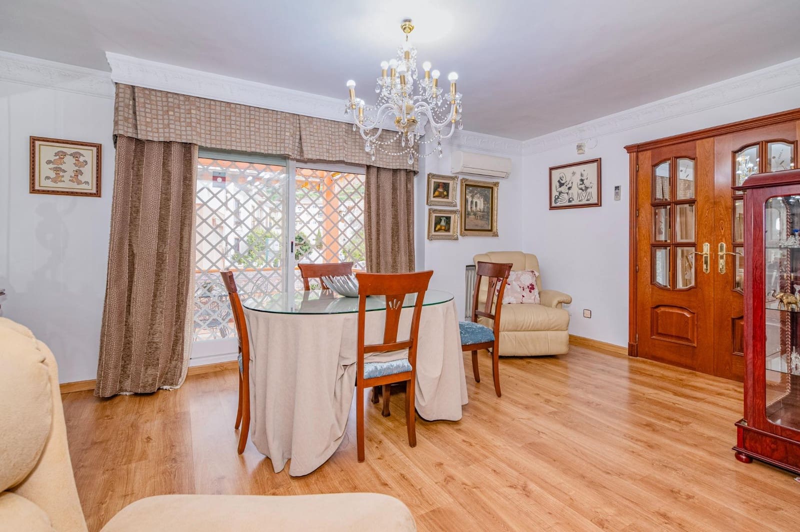 4 bedroom Terraced Villa for sale in Granada city with garage - € 440,000 (Ref: 9723806)