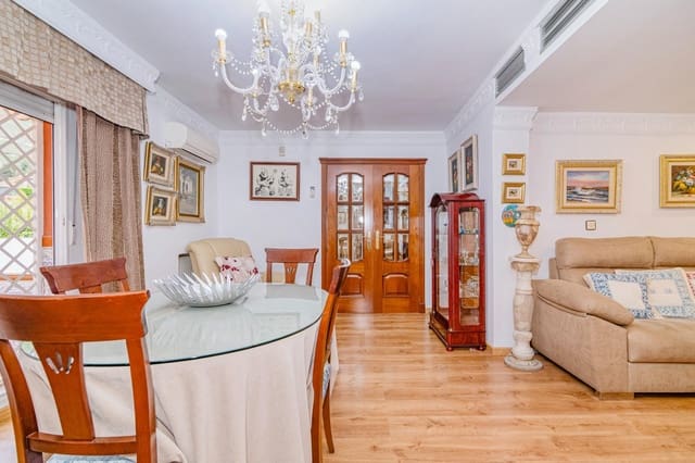 4 sypialnia Dom szeregowy na sprzedaż w Bola de Oro - Serrallo, Miasto Grenada z garażem - 440 000 € (Ref: 9723806)