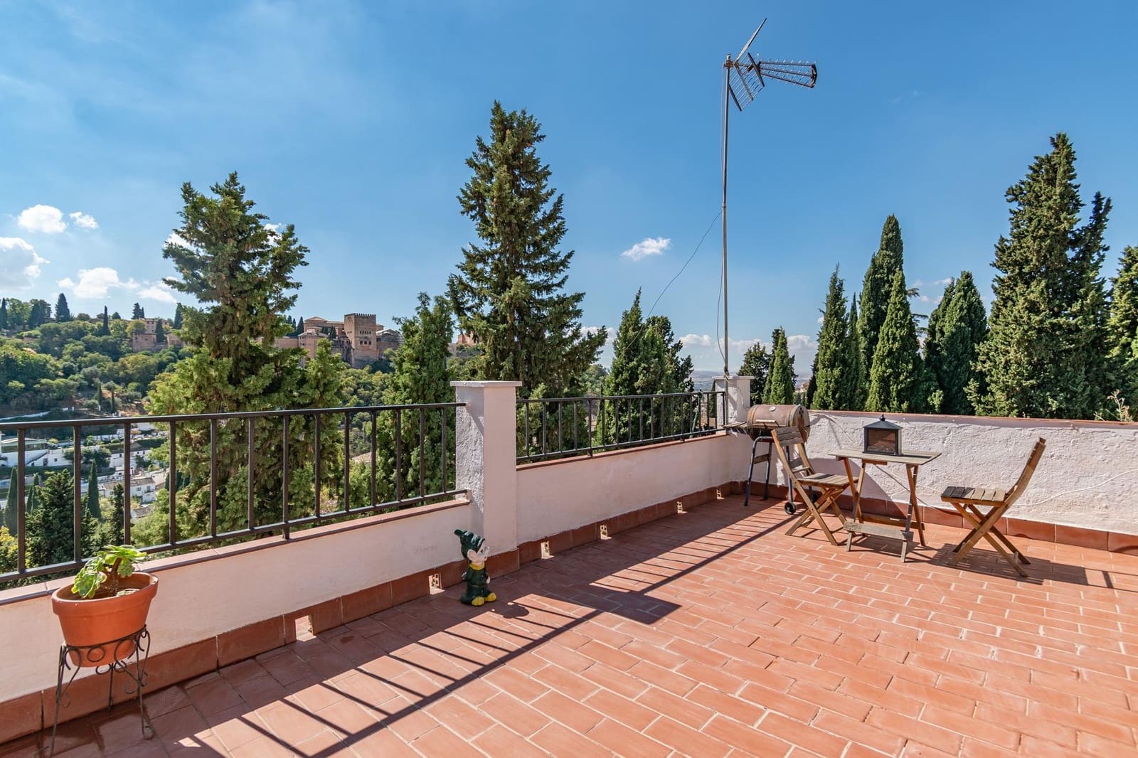 3 slaapkamer Huis te koop in Granada stad - € 440.000 (Ref: 9723807)