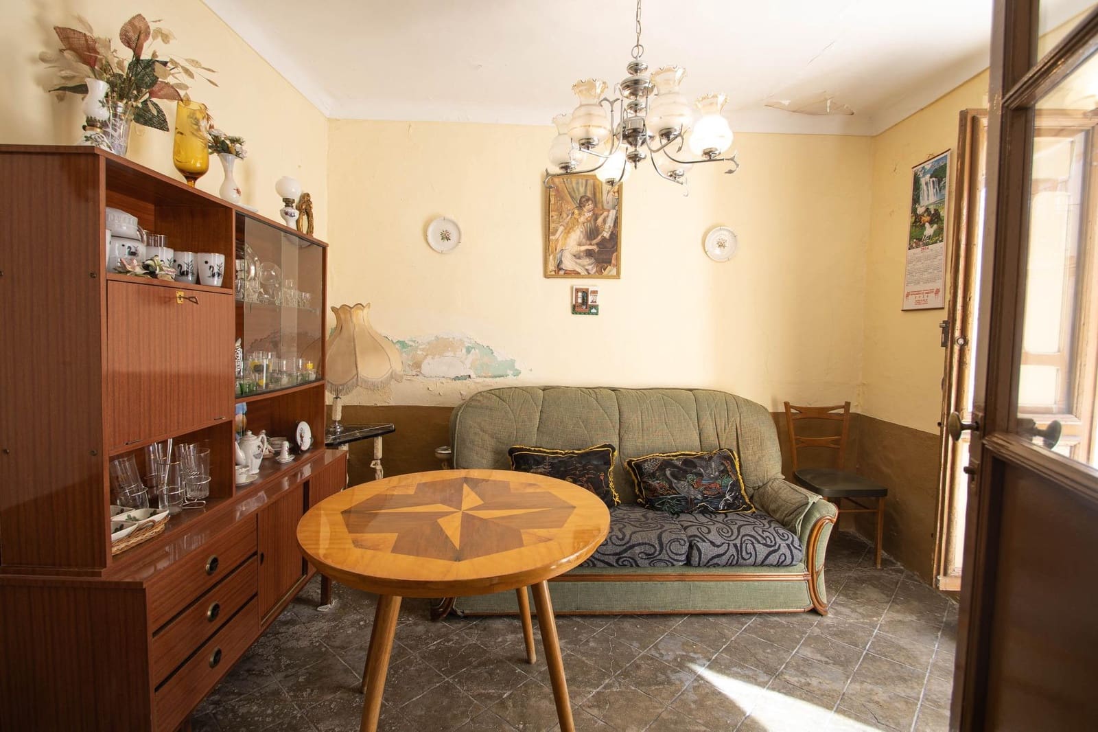 6 bedroom Terraced Villa for sale in Illora - € 89,000 (Ref: 9726709)