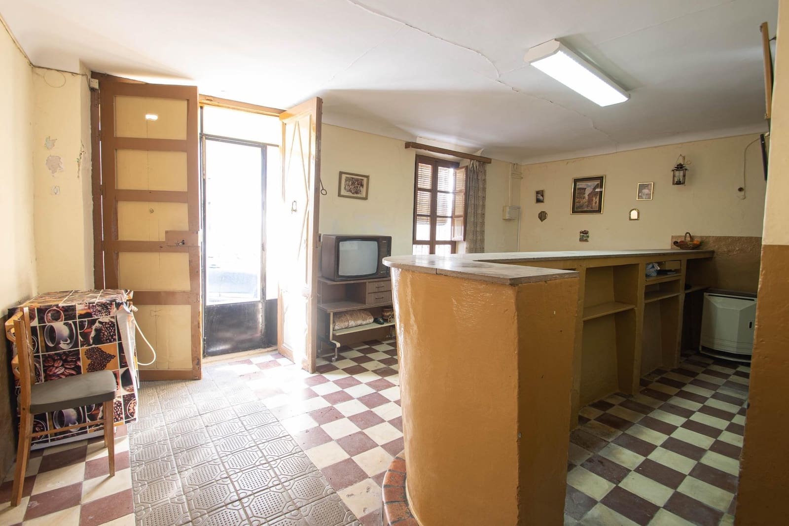 6 bedroom Terraced Villa for sale in Illora - € 89,000 (Ref: 9726709)