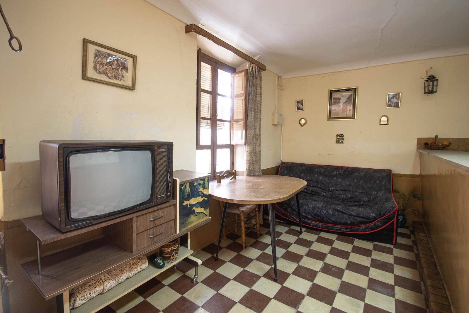6 bedroom Terraced Villa for sale in Illora - € 89,000 (Ref: 9726709)