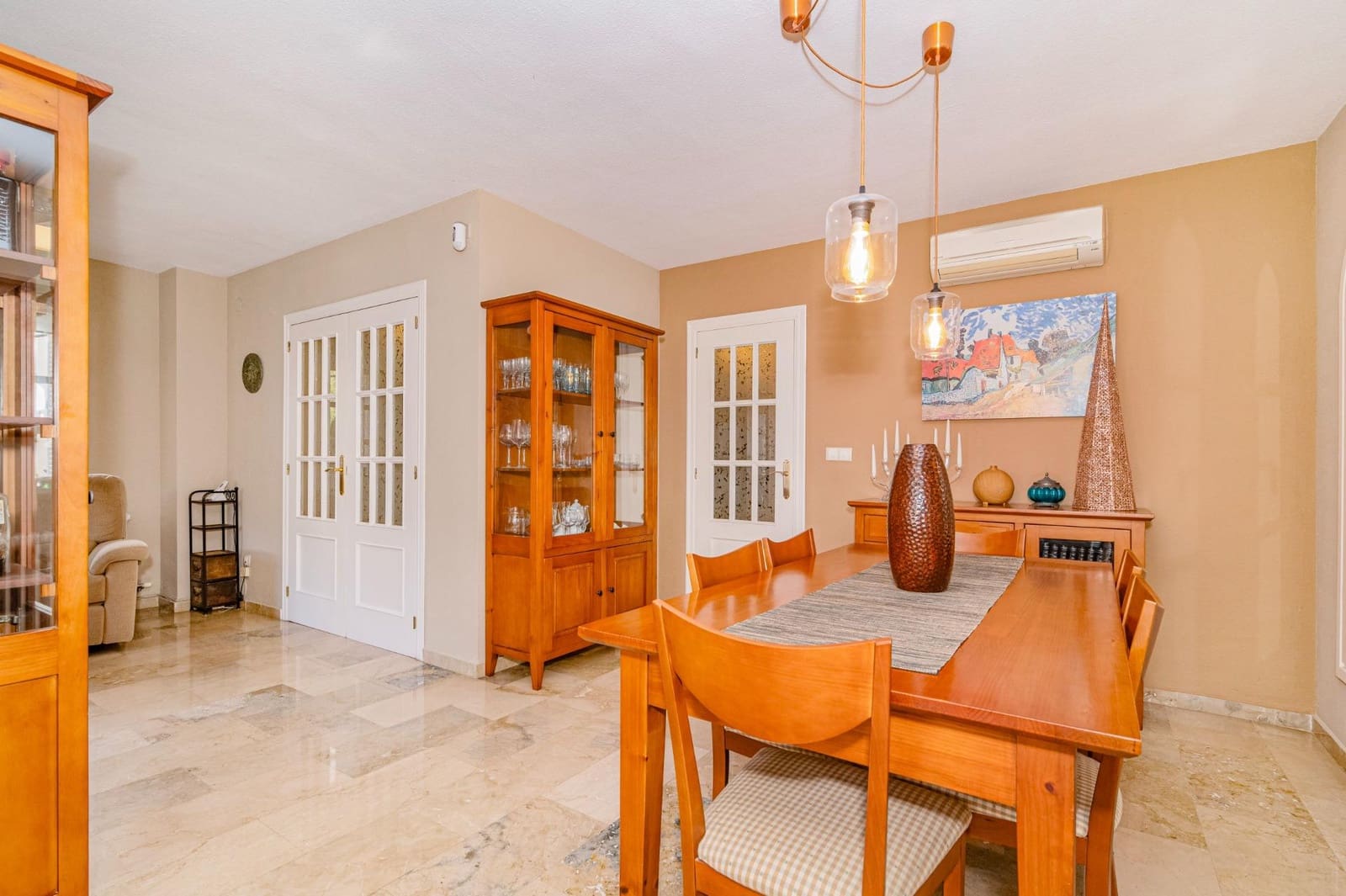 4 bedroom Villa for sale in Albolote with pool garage - € 339,000 (Ref: 9726710)