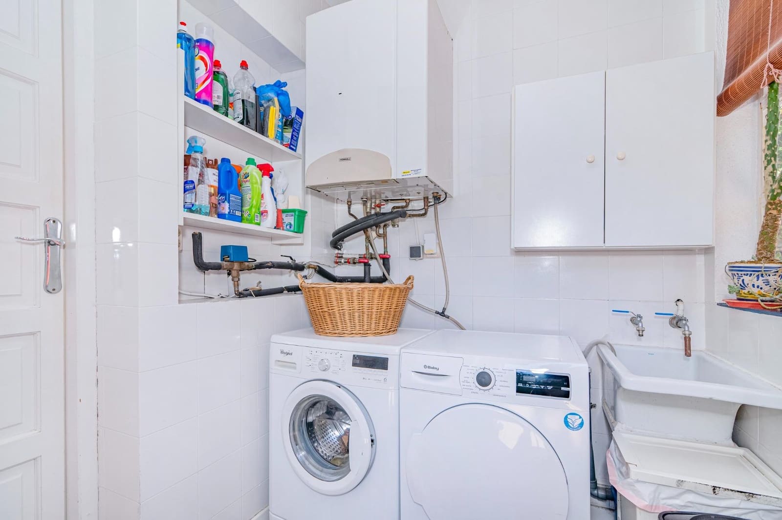 4 bedroom Villa for sale in Albolote with pool garage - € 339,000 (Ref: 9726710)