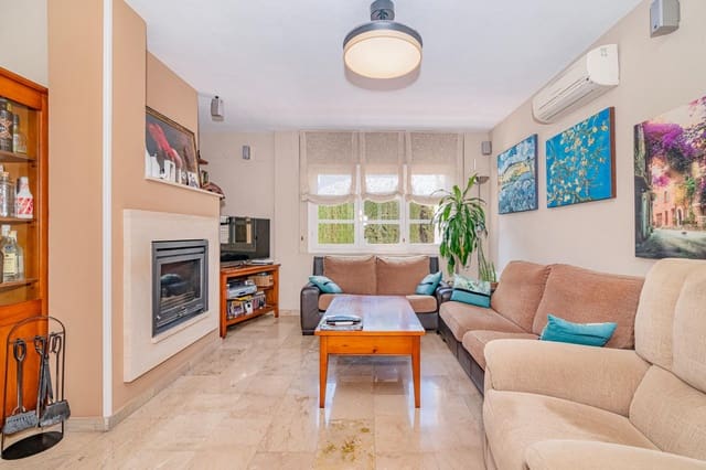 Chalet de 4 habitaciones en Albolote en venta con piscina garaje - 339.000 € (Ref: 9726710)