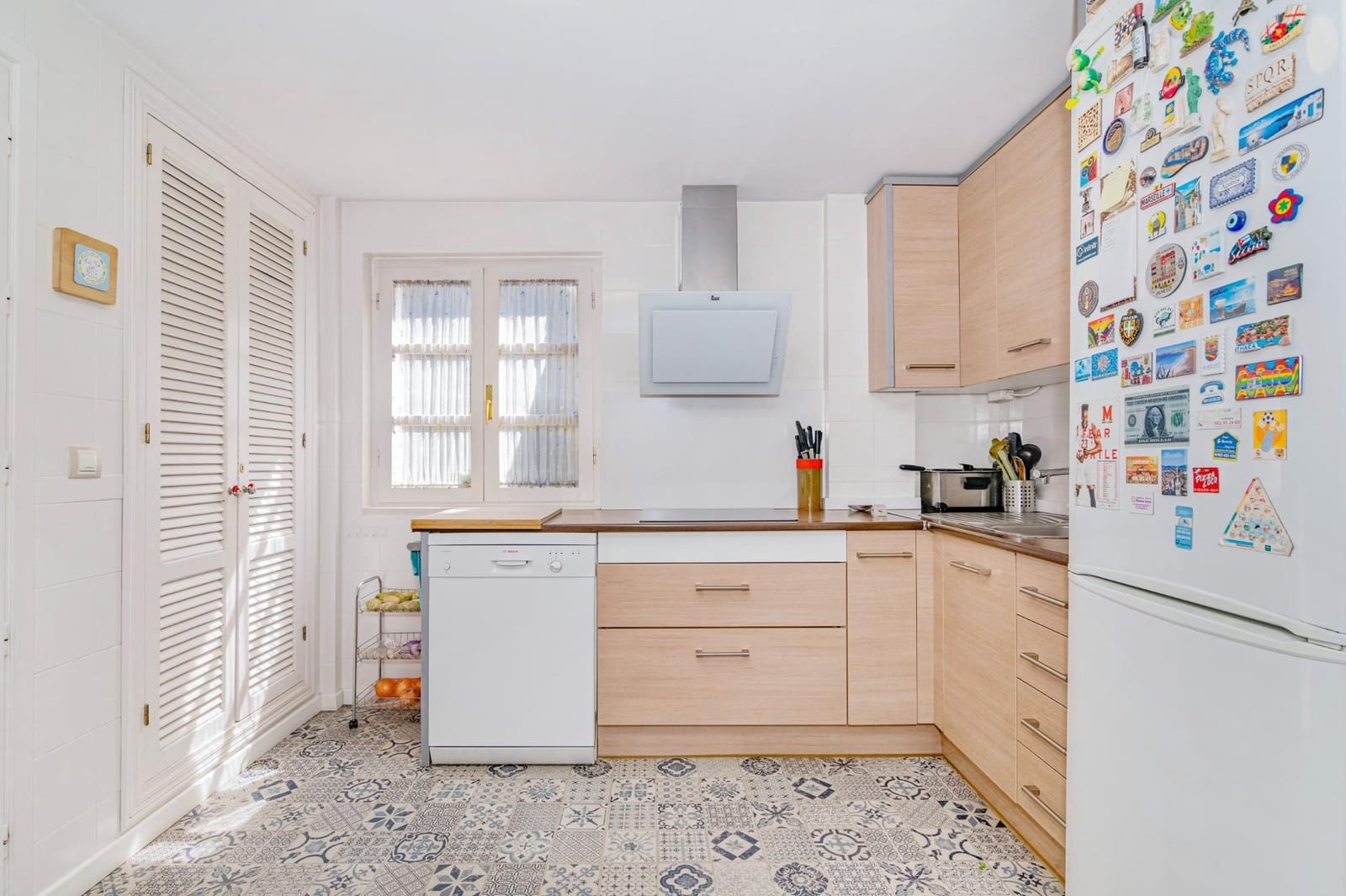 4 bedroom Villa for sale in Albolote with pool garage - € 339,000 (Ref: 9726710)