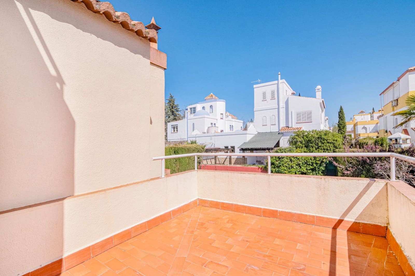 4 bedroom Villa for sale in Albolote with pool garage - € 339,000 (Ref: 9726710)