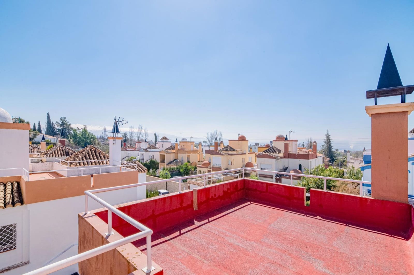 4 bedroom Villa for sale in Albolote with pool garage - € 339,000 (Ref: 9726710)