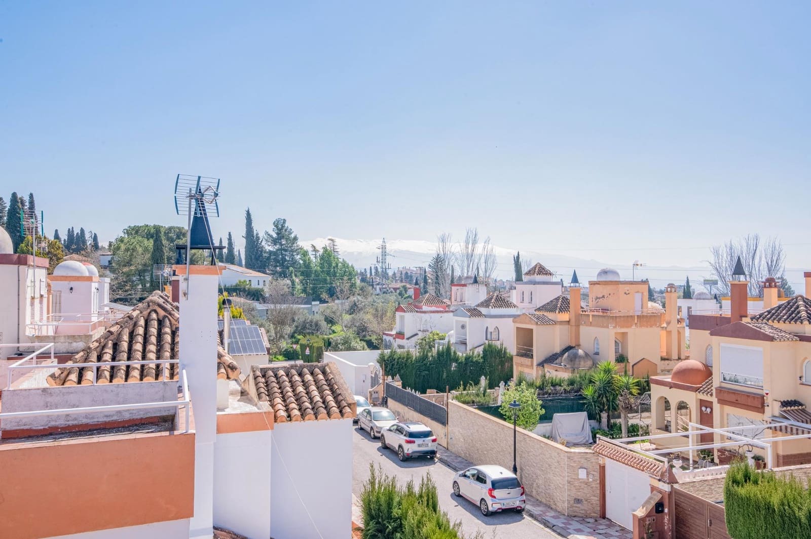 4 bedroom Villa for sale in Albolote with pool garage - € 339,000 (Ref: 9726710)