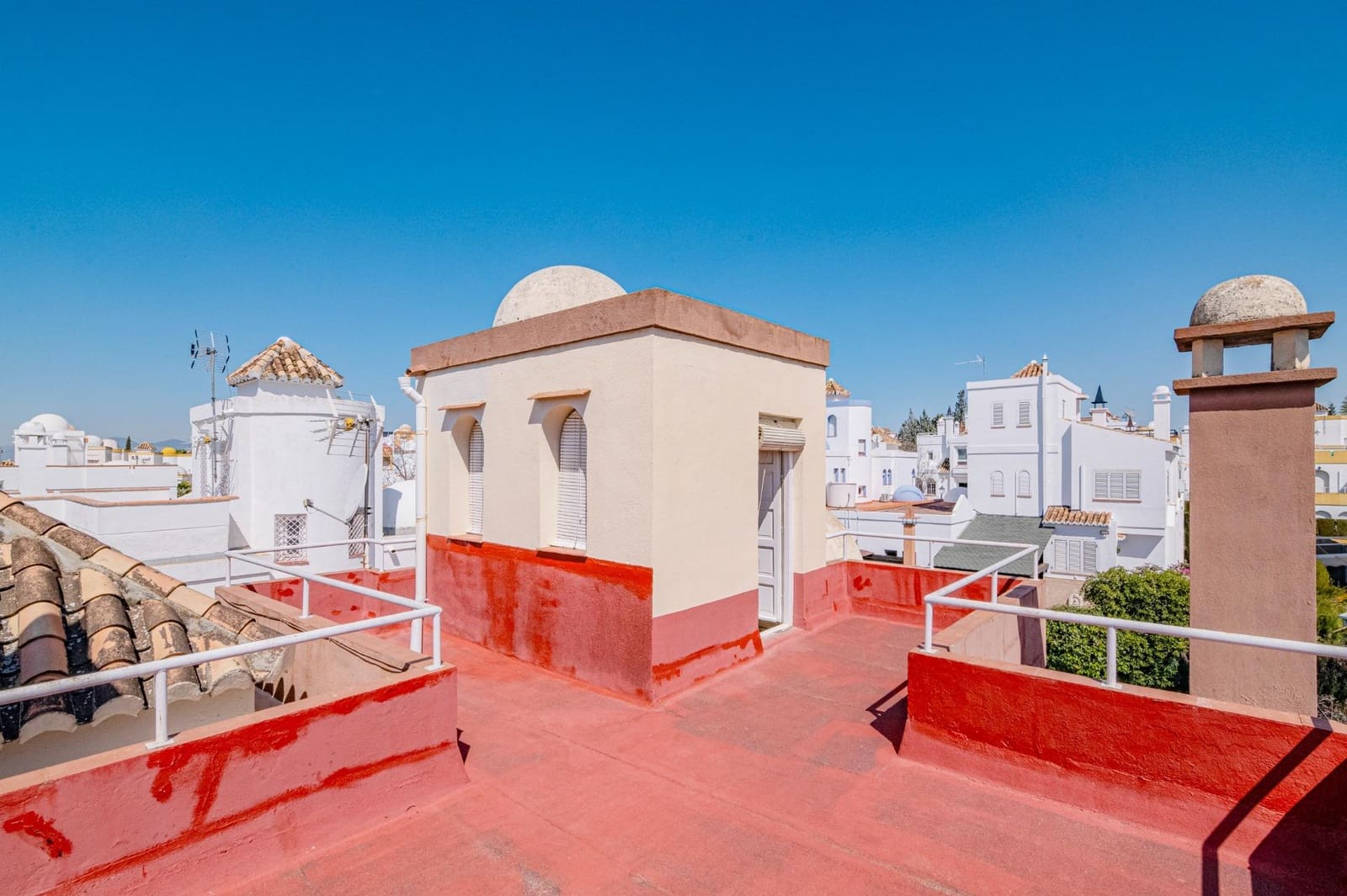 4 bedroom Villa for sale in Albolote with pool garage - € 339,000 (Ref: 9726710)