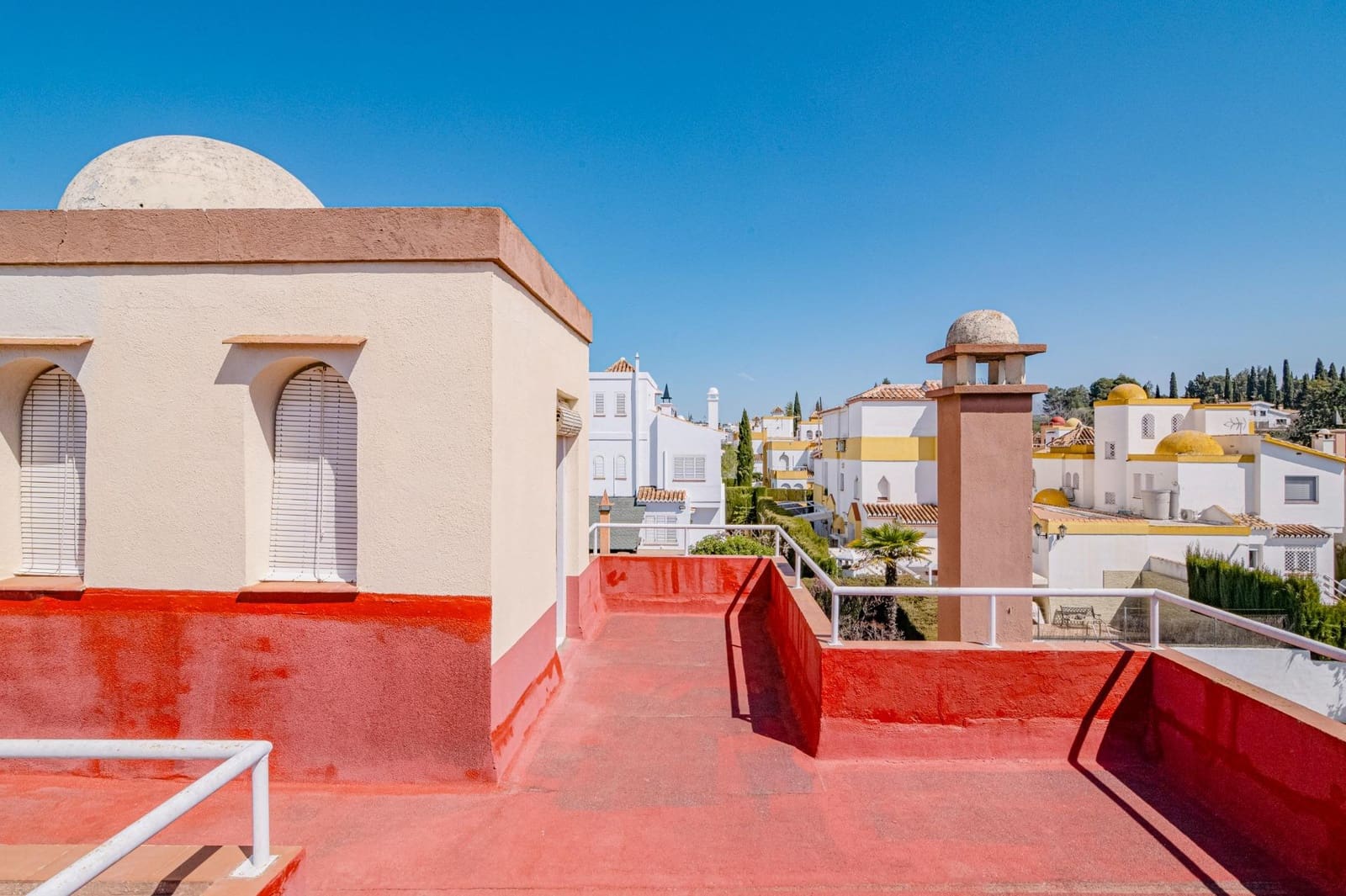 4 bedroom Villa for sale in Albolote with pool garage - € 339,000 (Ref: 9726710)