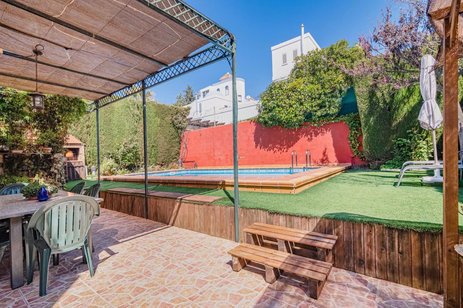 4 bedroom Villa for sale in Albolote with pool garage - € 339,000 (Ref: 9726710)