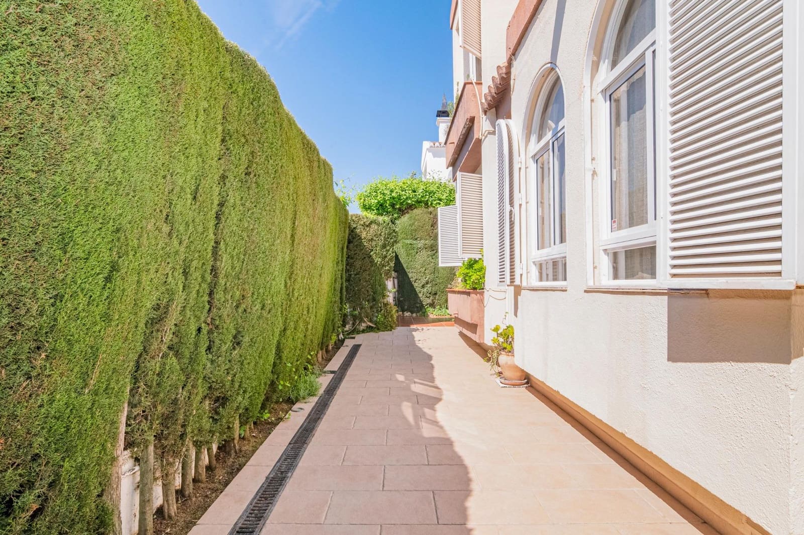 4 bedroom Villa for sale in Albolote with pool garage - € 339,000 (Ref: 9726710)