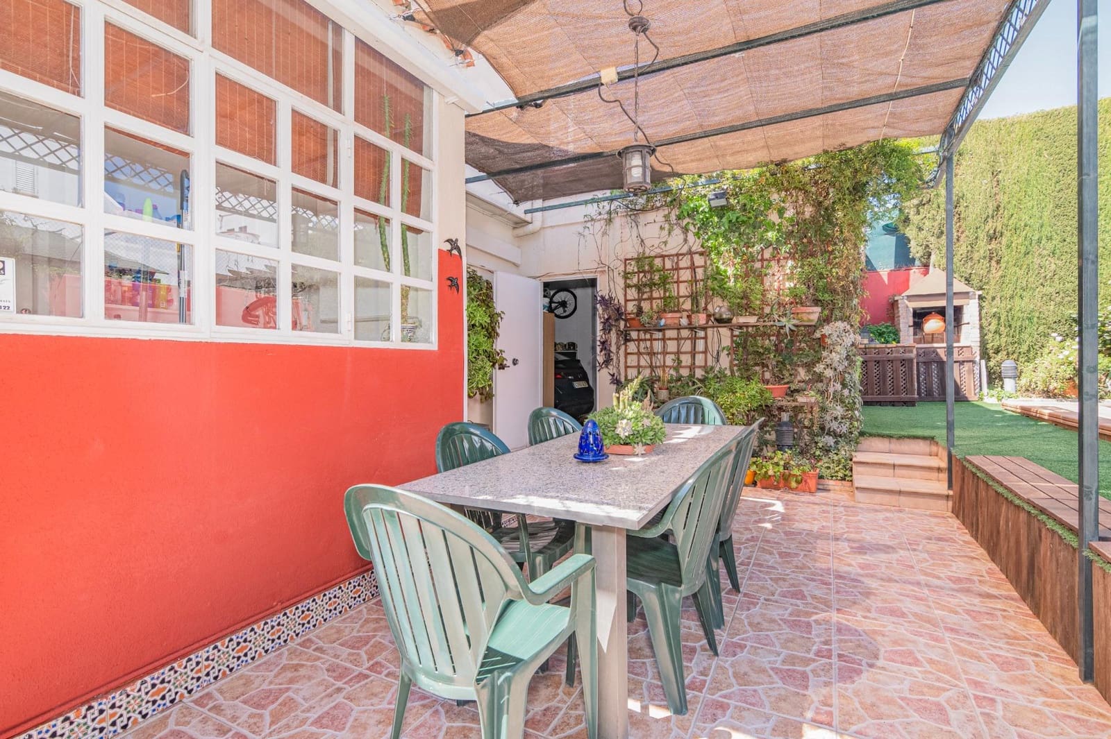 4 bedroom Villa for sale in Albolote with pool garage - € 339,000 (Ref: 9726710)