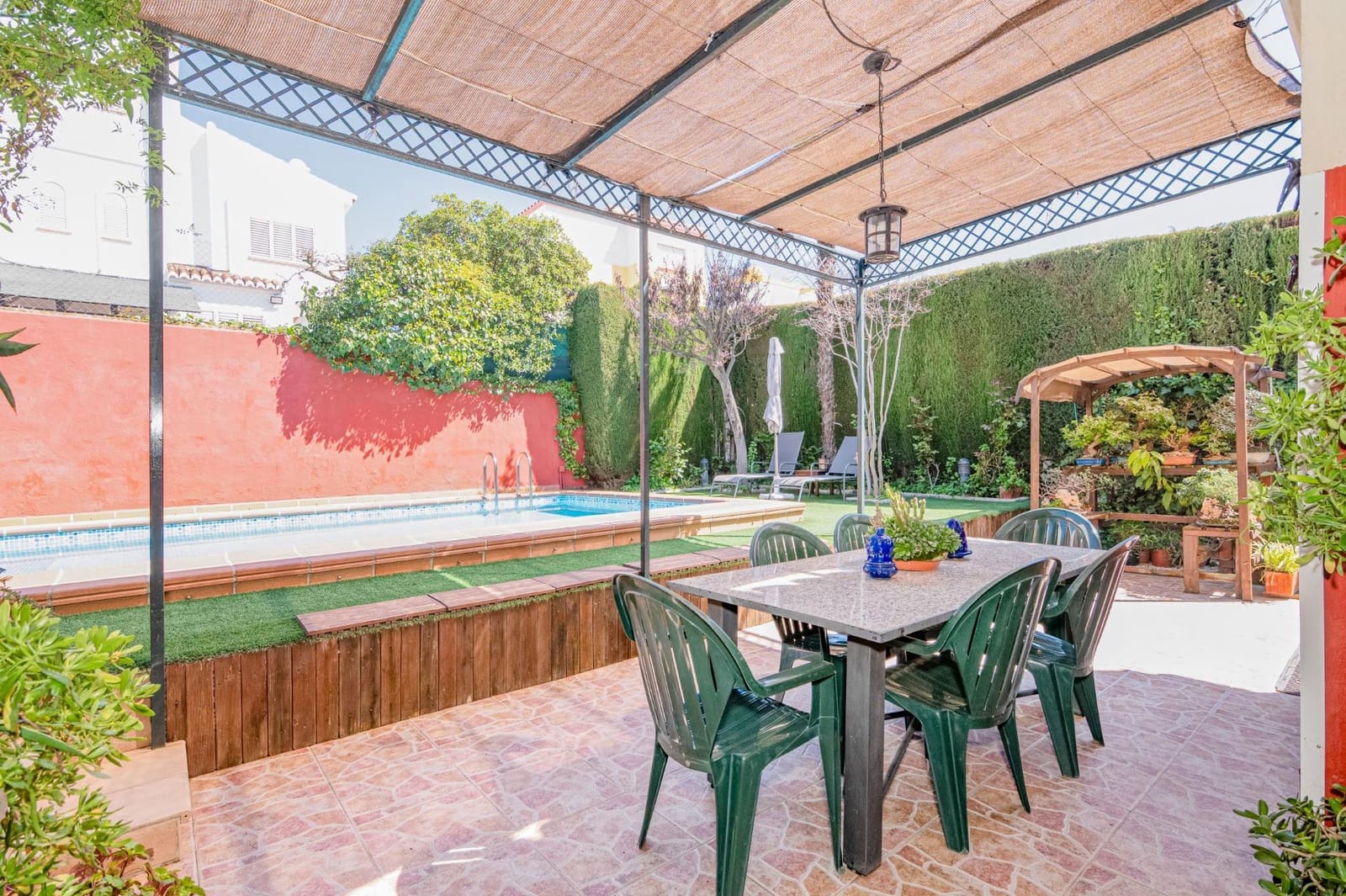 4 bedroom Villa for sale in Albolote with pool garage - € 339,000 (Ref: 9726710)