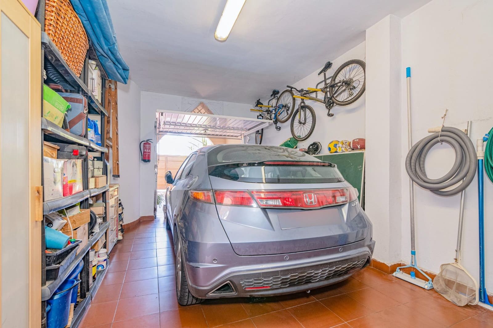 4 bedroom Villa for sale in Albolote with pool garage - € 339,000 (Ref: 9726710)