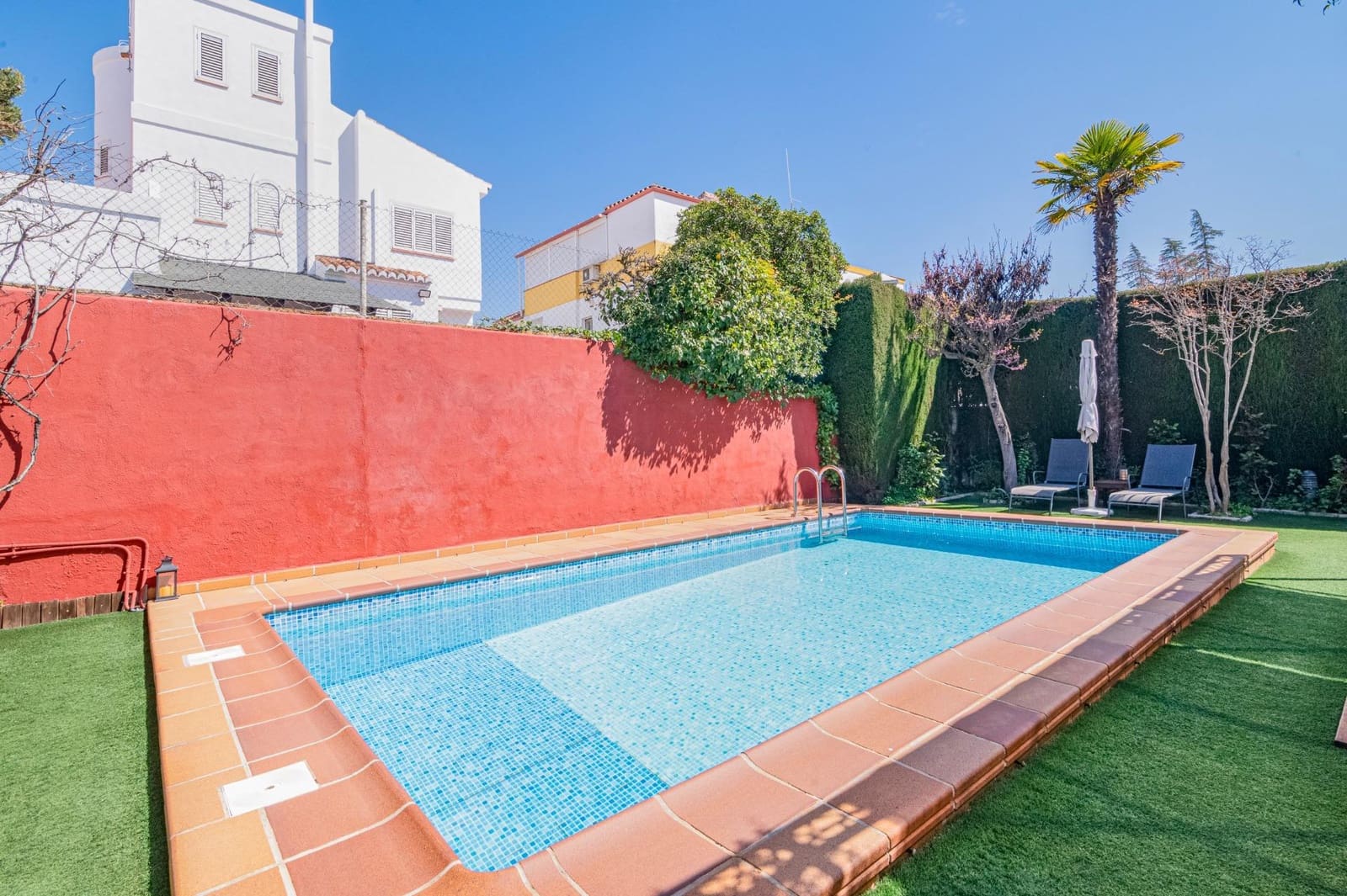 4 bedroom Villa for sale in Albolote with pool garage - € 339,000 (Ref: 9726710)