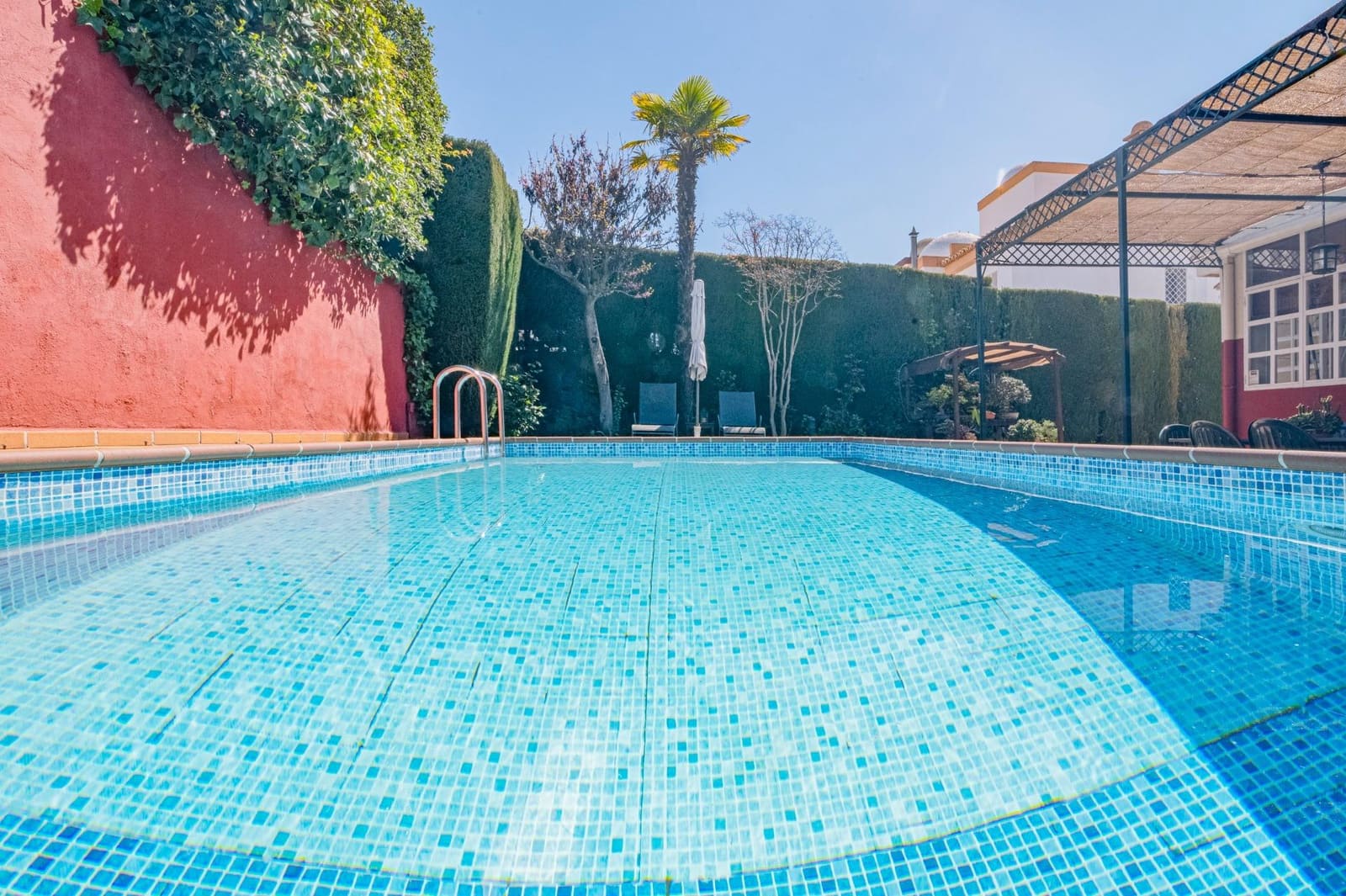 4 bedroom Villa for sale in Albolote with pool garage - € 339,000 (Ref: 9726710)