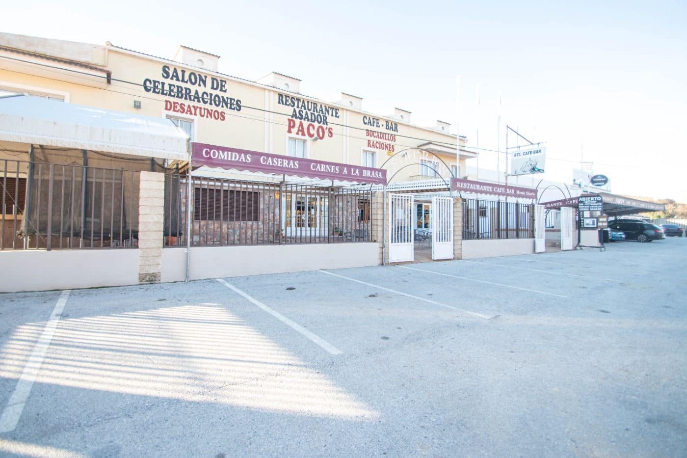Commercial for sale in Cullar with garage - € 295,000 (Ref: 9735654)