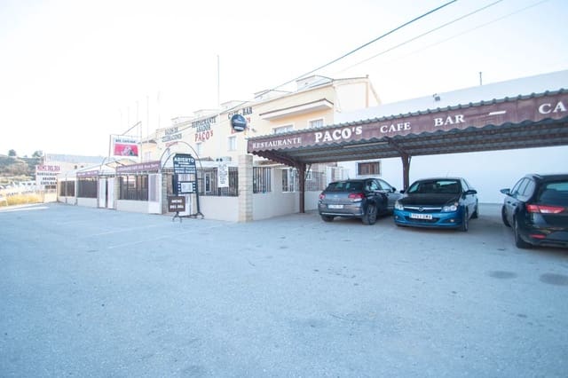 Commercial for sale in Las Vertientes, Cúllar with garage - € 295,000 (Ref: 9735654)