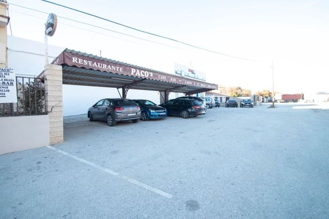 Commercial for sale in Las Vertientes, Cúllar with garage - € 295,000 (Ref: 9735654)