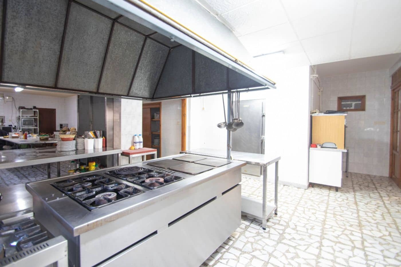 Commercial for sale in Cullar with garage - € 295,000 (Ref: 9735654)