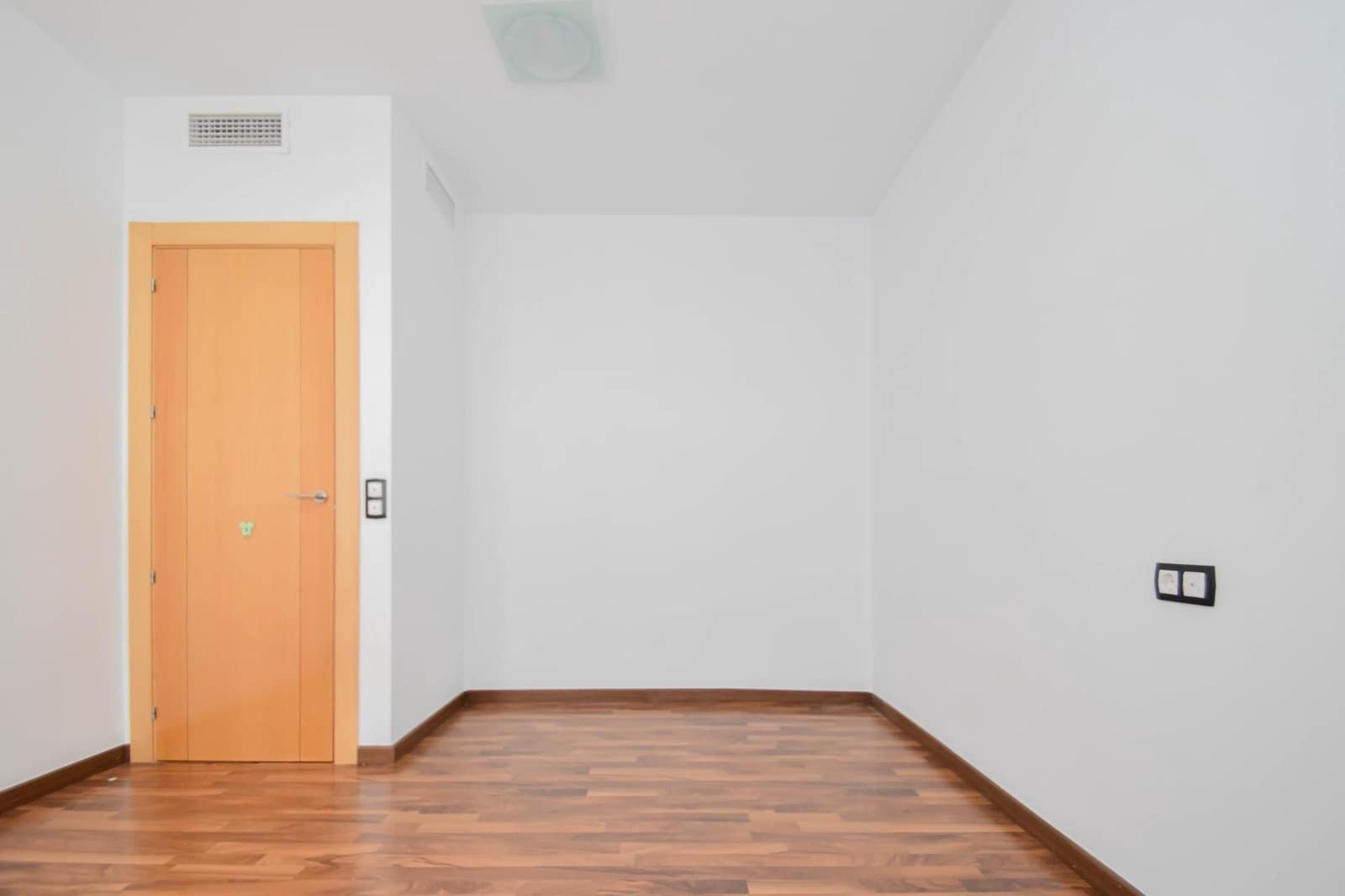 2 soverom Leilighet til salgs i Atarfe med garasje - € 159 000 (Ref: 9748086)